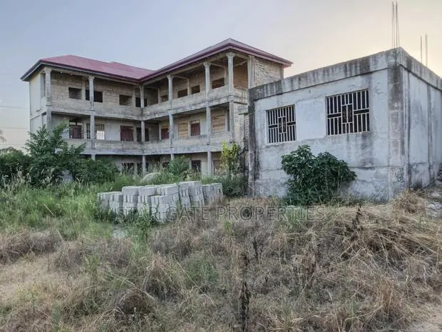 11bdrm House in Adesina (Near, Kumasi Metropolitan for sale · Photo 1