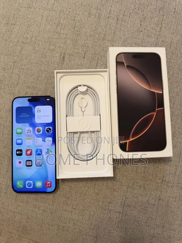 Apple iPhone 16 Pro Max 256 GB Gold · Photo 1