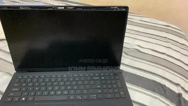 Laptop Dell Inspiron 15 3000 12GB Intel Core i5 SSD 512GB · Photo 1