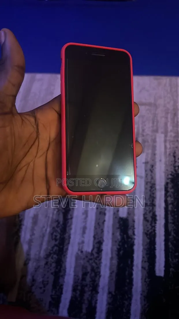 Apple iPhone 7 Plus 32 GB Black · Photo 1