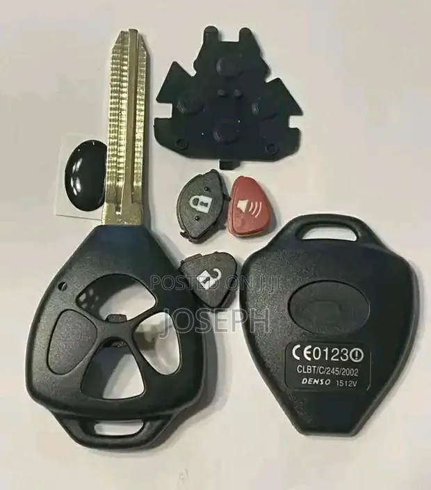 Toyota Key Shells With and Without Blade · Photo 1
