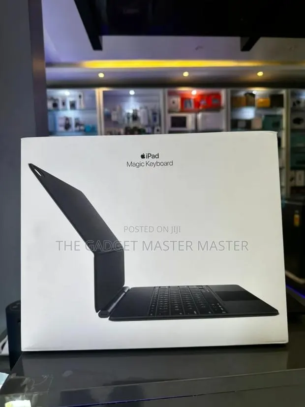 Apple Magic Keyboard for iPad Air 13 · Photo 1