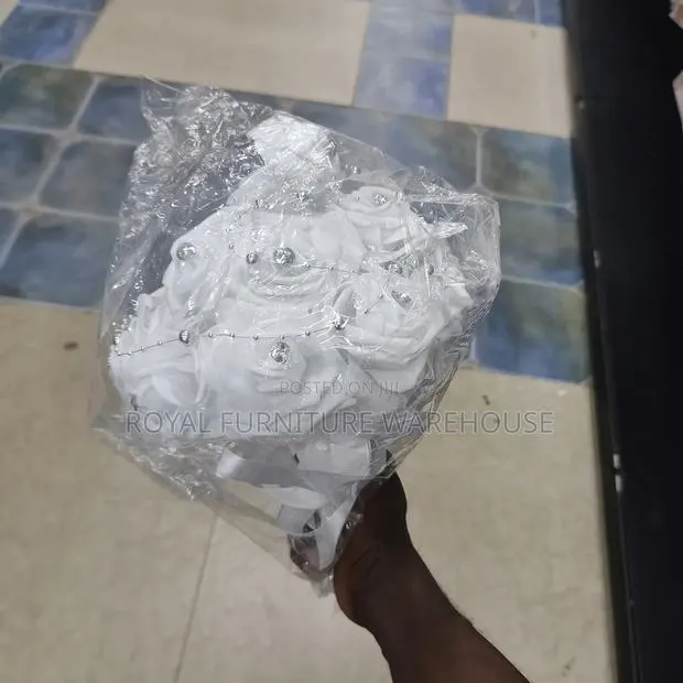 White Artificial Bridal Bouquet Flower. · Photo 2