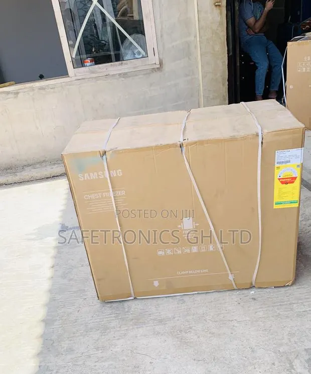 Fabulous Grey Samsung 281l Single-Door Chest Freezer · Photo 1