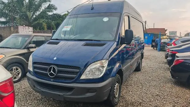 Mercedes-Benz Sprinter 2018 Blue · Photo 1