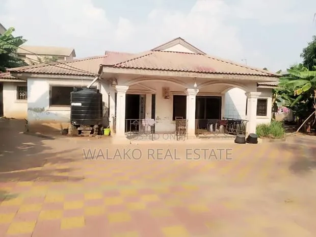 4bdrm House in Kwabenya for sale · Photo 1