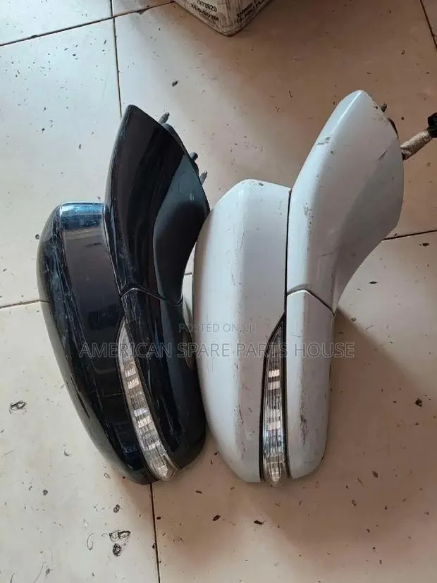 Ford Fusion 2013-2018 Side Mirror With Light Pair · Photo 1