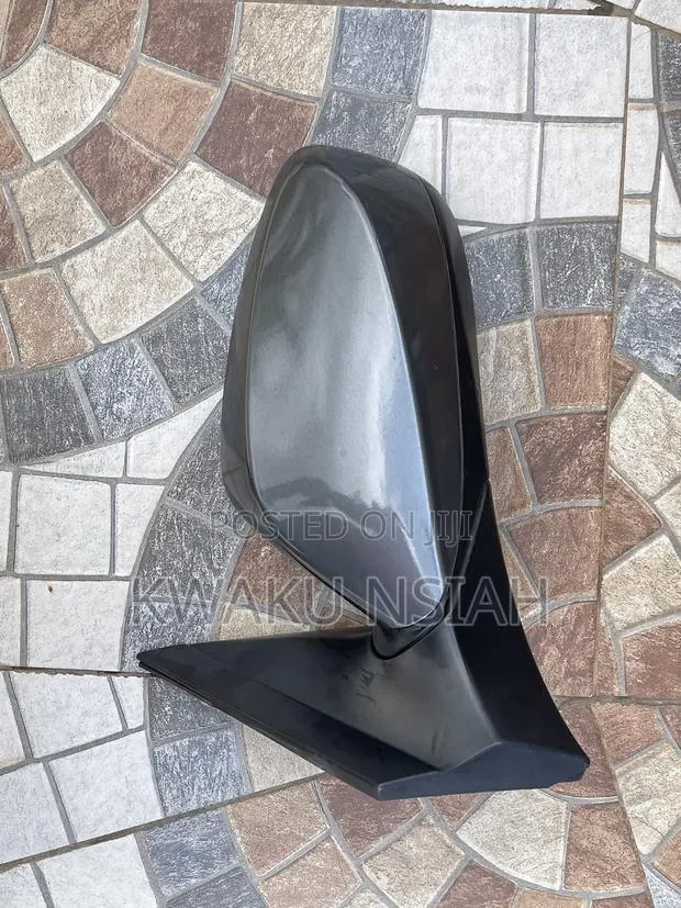 2011- 2015 Hyundai Accent Side Mirror Driver Side · Photo 1