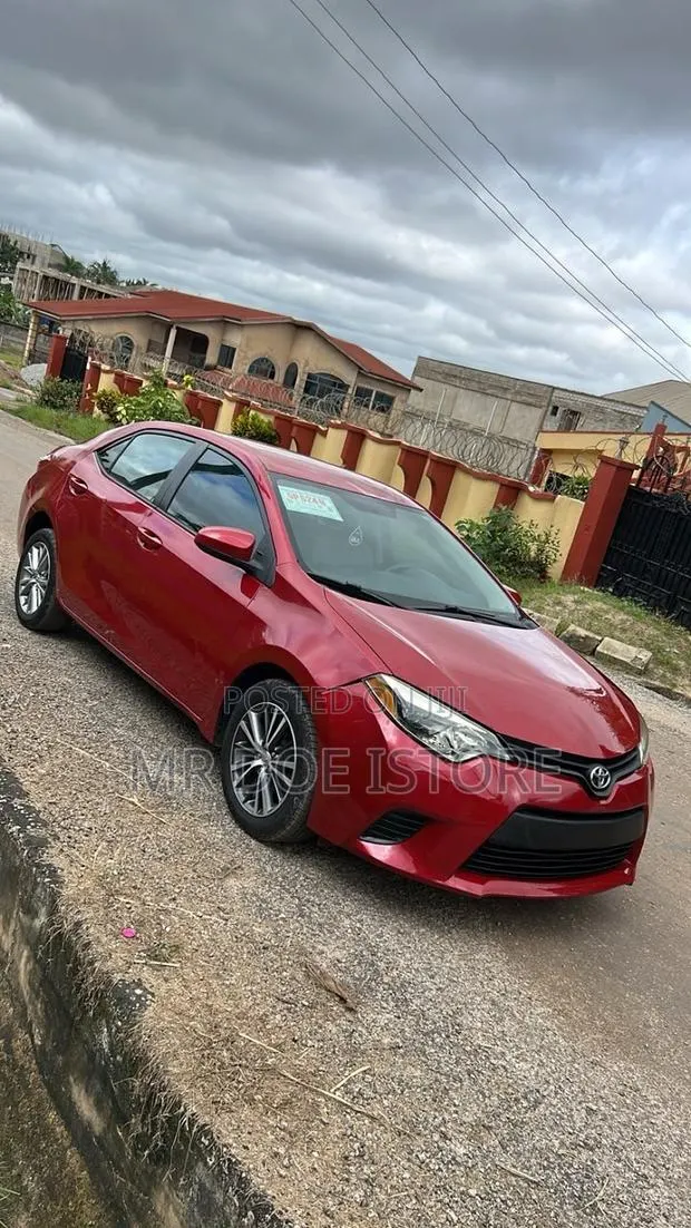 Toyota Corolla LE Eco 4dr Sedan (1.8L 4cyl CVT) 2015 Black · Photo 1