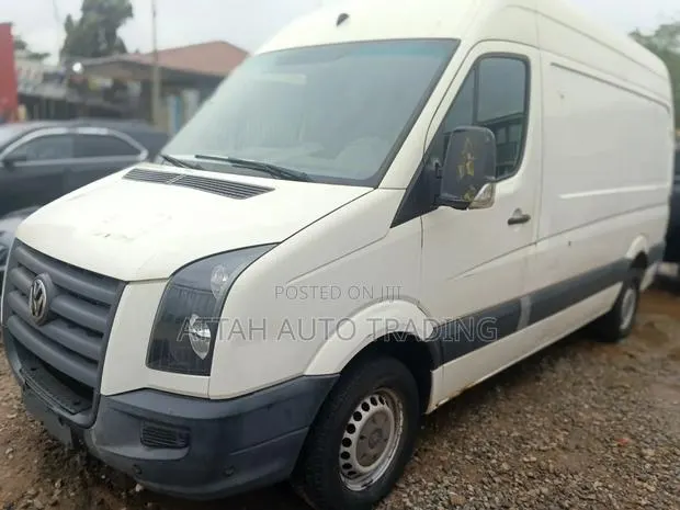 Volkswagen LT 2000 White · Photo 1