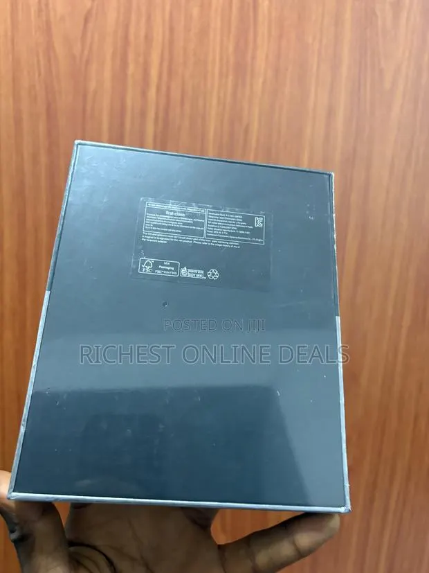 New Samsung Galaxy Z Fold3 5G 256 GB Black · Photo 1