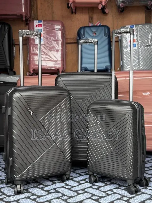 Three Set Anticrake Luggages/Travel Bags · Photo 1