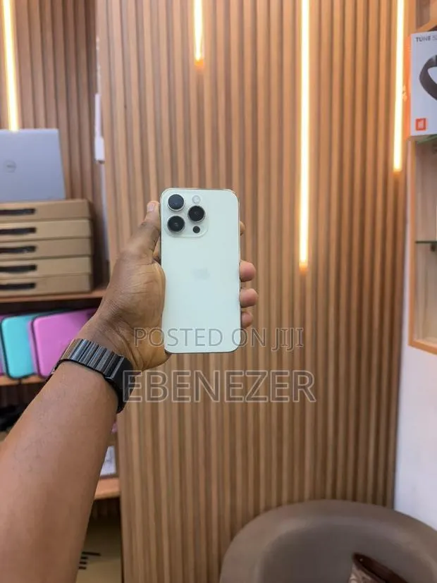 New Apple iPhone 14 Pro 128 GB Gold · Photo 1