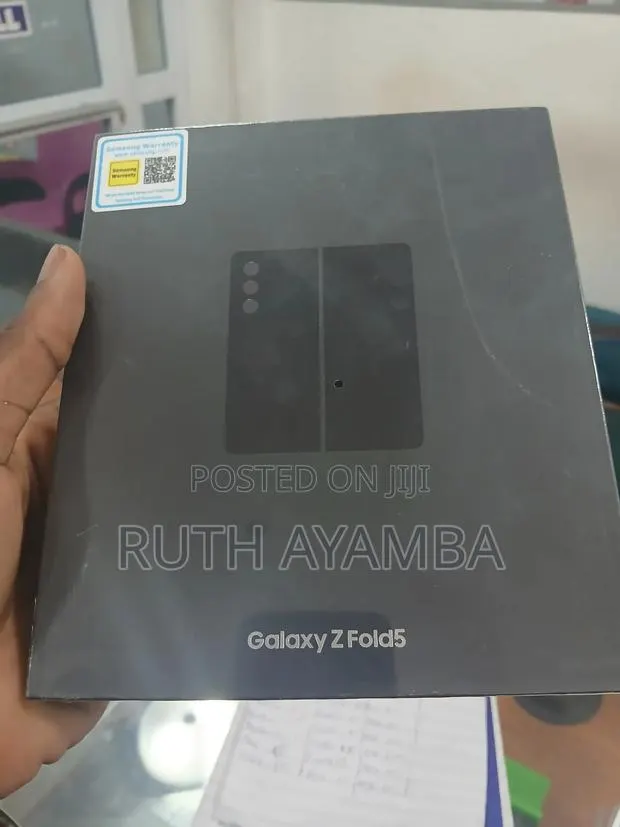 New Samsung Galaxy Z Fold 5 256 GB Black · Photo 1