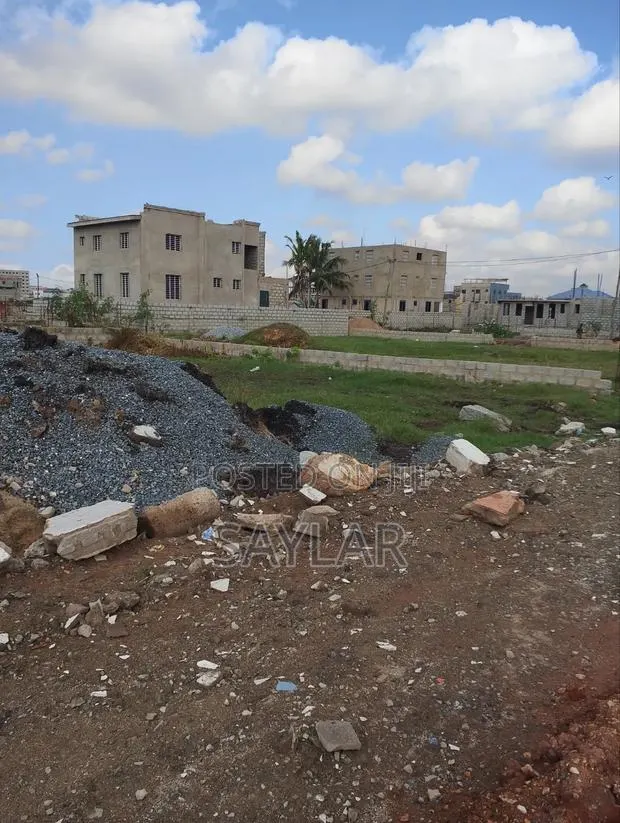 Nice 2 Plots for Sale Klagon Tema West Just After the Chief Palace · Photo 1