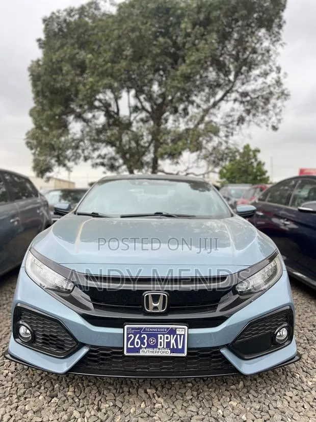Honda Civic Sport Touring 4dr Hatchback (1.5L 4cyl) 2017 Gray · Photo 1