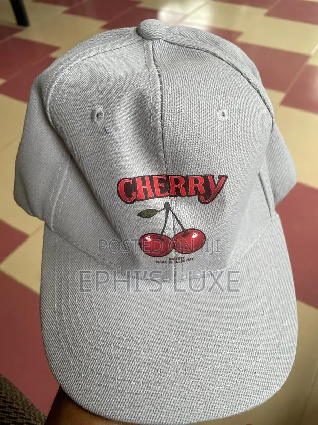 Grey Cherry Cap · Photo 1