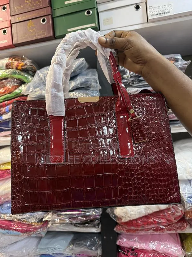 Classic Ladies Office Hand Bags · Photo 1