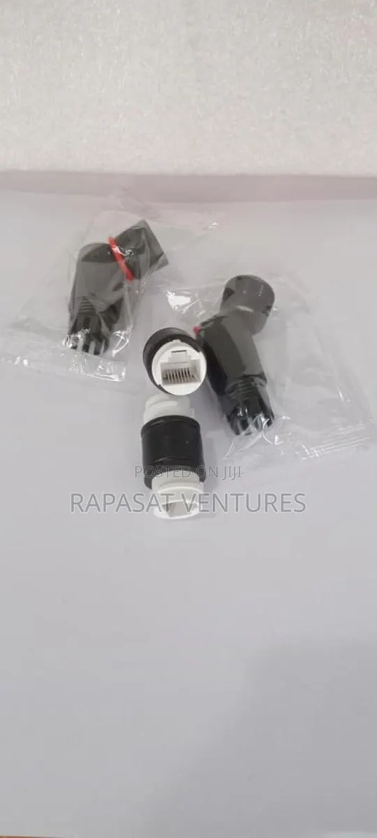 Rj45 Female to Rj45 Female Outdoor Coupler · Photo 1