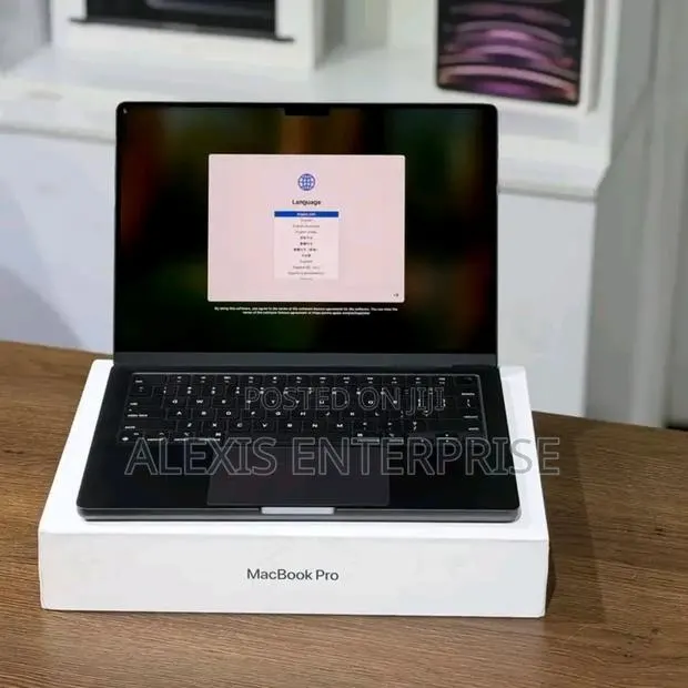 New Laptop Apple MacBook Pro 2024 M4 14-inch 16GB Apple M4 SSD 512GB · Photo 1