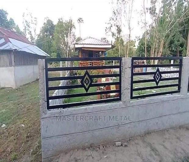 Beautiful Fence Wall Design · Photo 1