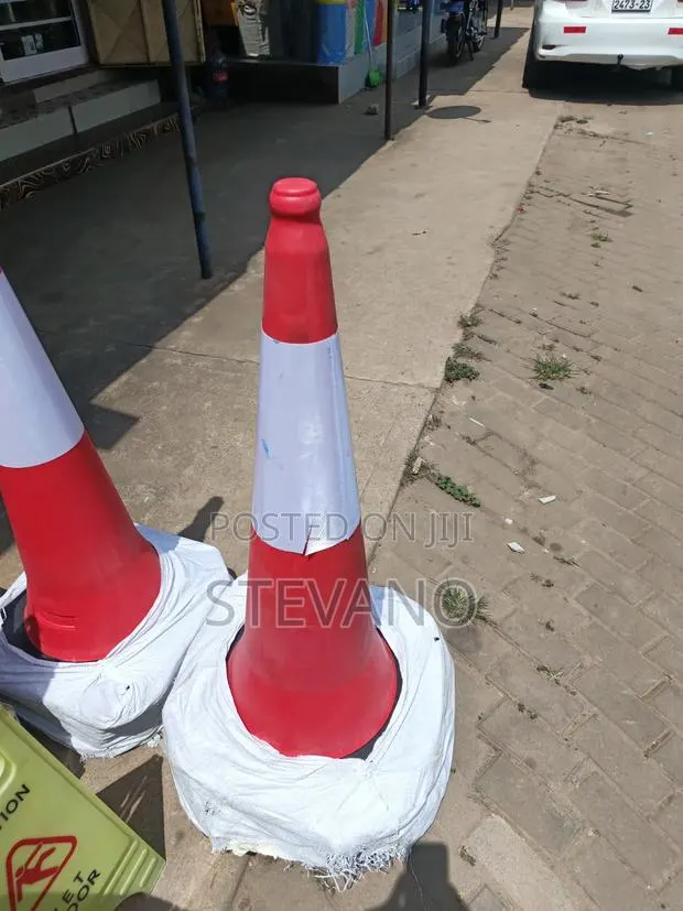 Traffic Cones (Big Size) · Photo 1
