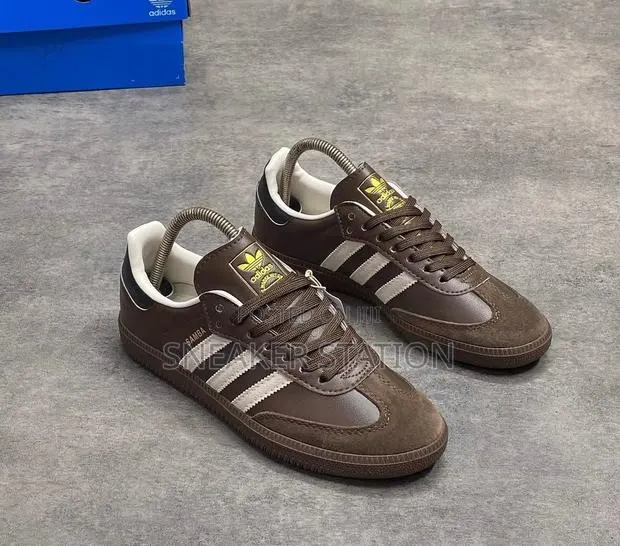 Adidas Samba Coffee/White Available · Photo 1