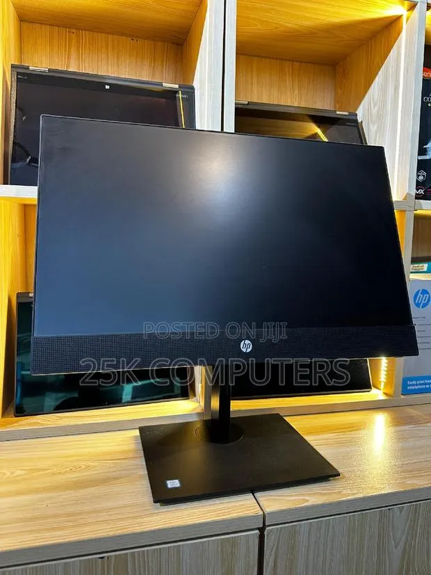 Desktop Computer HP ProOne 400 8GB Intel Core i5 SSD 512GB · Photo 1