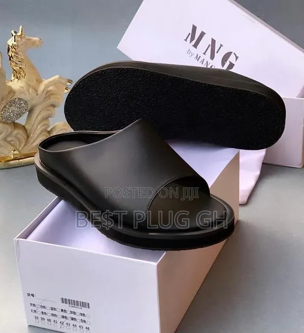 Balenciaga & MNG Slides · Photo 1