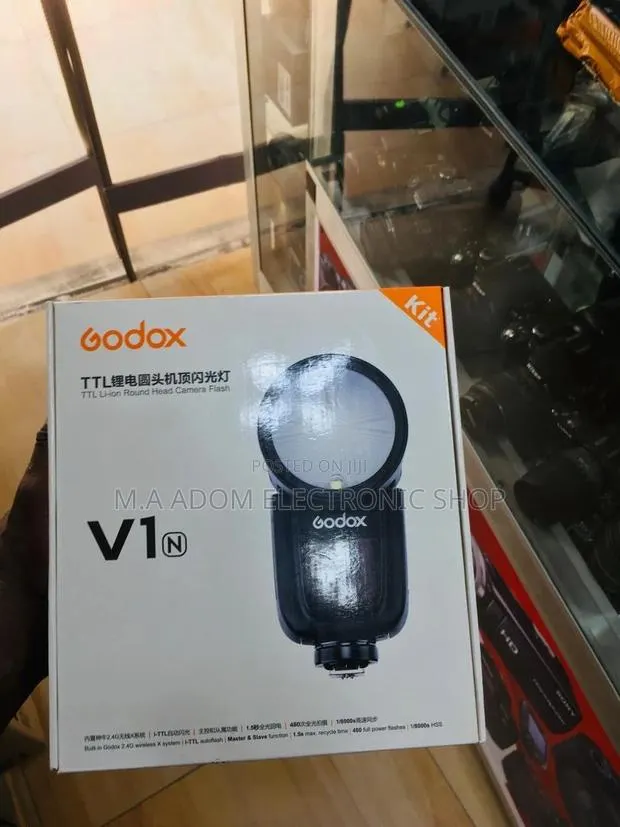 Godox V1n: The Ultimate Nikon Speedlite for Soft, Even Light · Photo 1