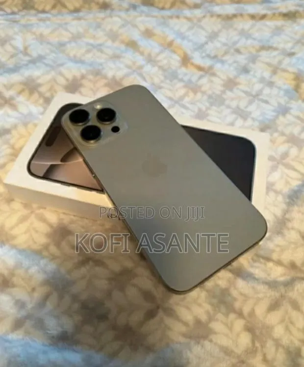 Apple iPhone 16 Pro Max 512 GB Gold · Photo 1