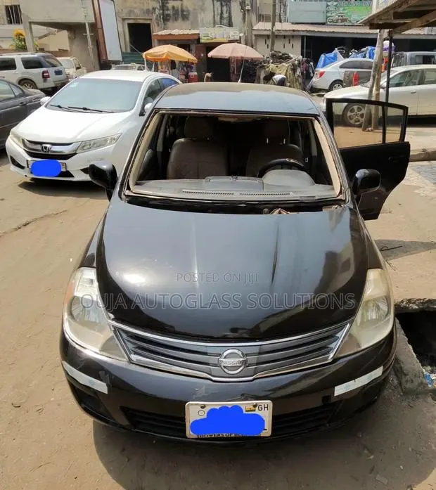 2006 Nissan Versa Windscreen Available · Photo 1