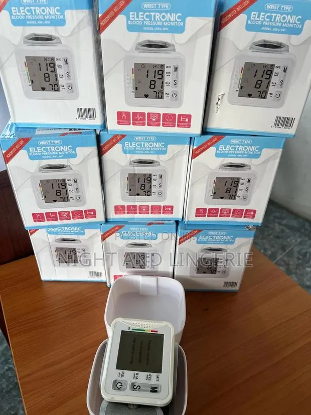 Wrist Type Bp Machine · Photo 1