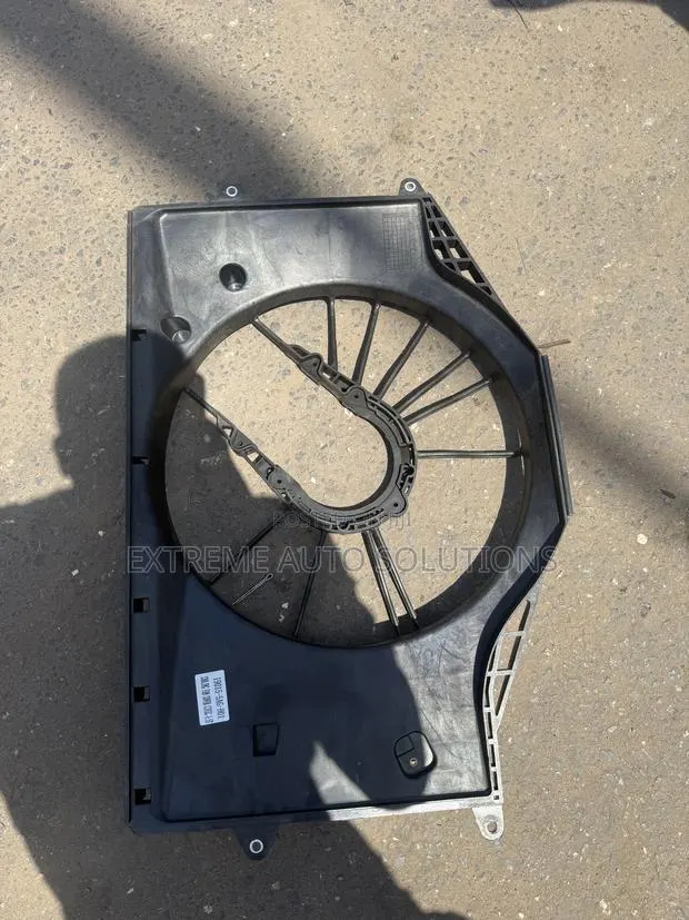 Radiator Fan Shroud for Honda Civic 2016 2017 2018 2019 2020 2021 · Photo 1
