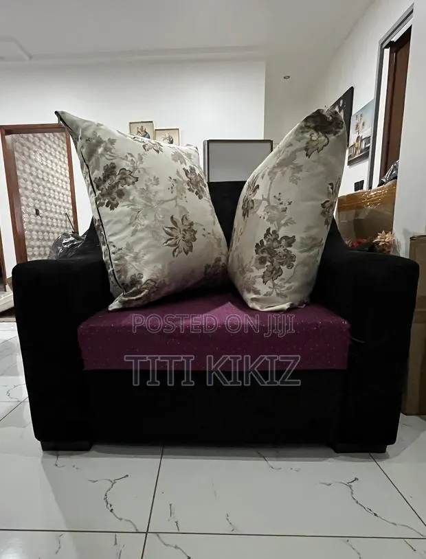 High Quality Sofa for Sale · Photo 1