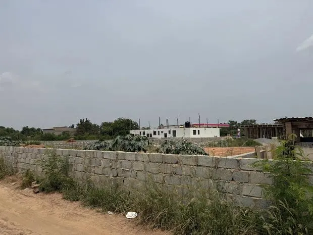 40/100ft Plot of Land at Abokobi Boi Junction. · Photo 1