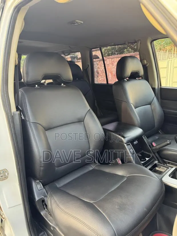 Nissan Patrol 4.8 2012 White · Photo 1