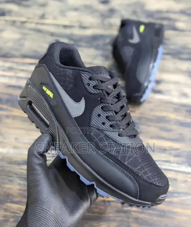 Nike Air Max 90 Volt Sneakers · Photo 1