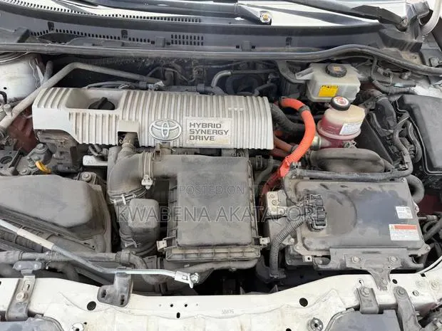 Toyota Corolla XLE (1.8L 4cyl 2A) 2018 White · Photo 1