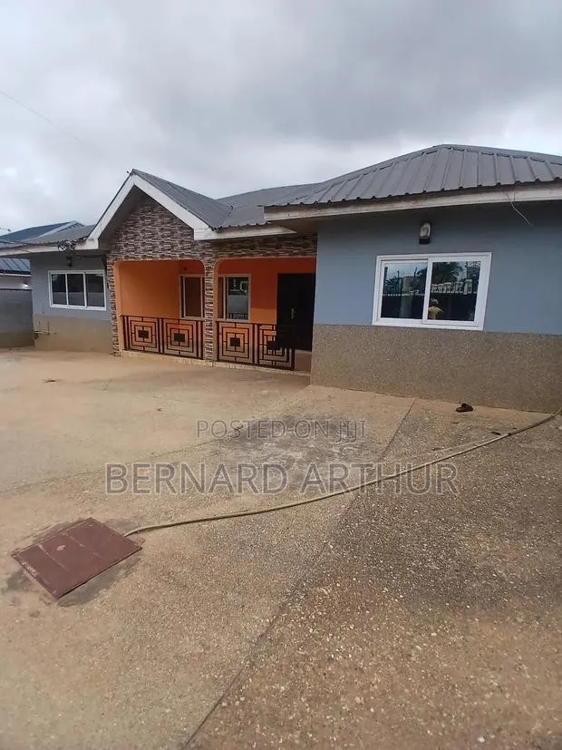 5bdrm House in Bernard Agency, Pokuase for rent · Photo 1