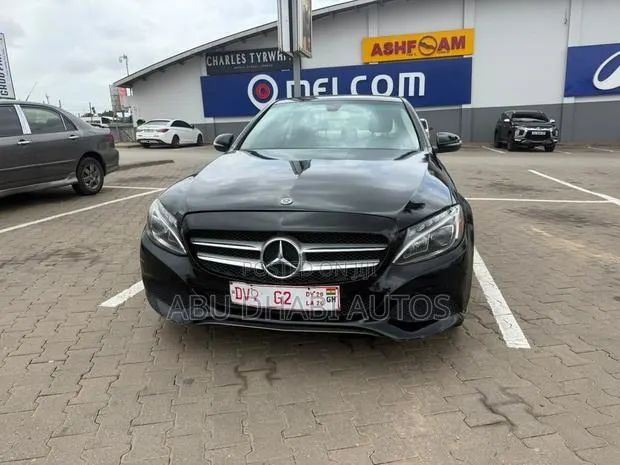 Mercedes-Benz C300 2018 Black · Photo 1
