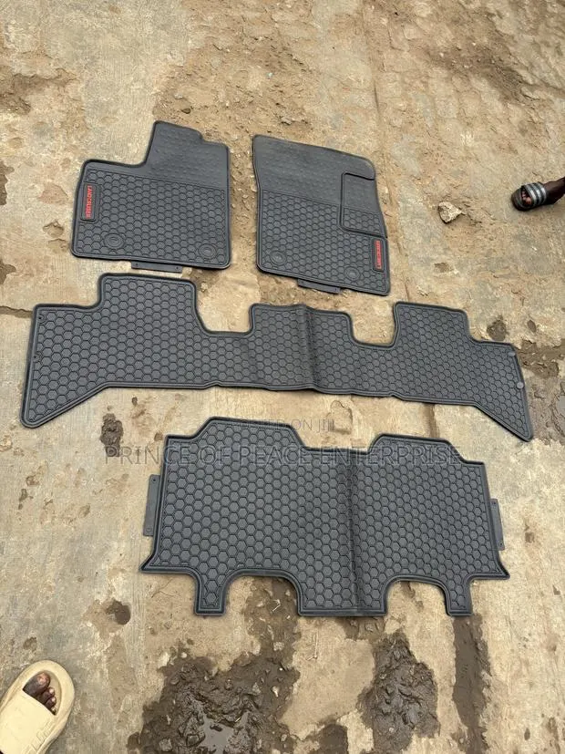 Toyota Land Cruiser 7 Seater Floor Mat or 7 Seater Car Floor Carpet · Photo 1