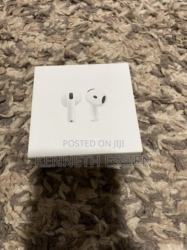 Original AirPod 4 · Photo 1