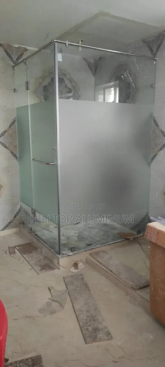 Shower Glass Door · Photo 1