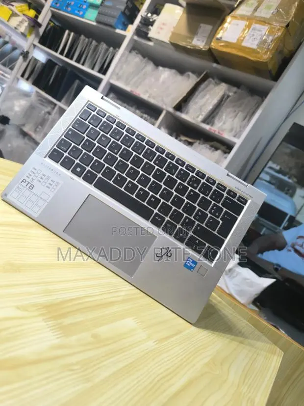 Laptop HP EliteBook 830 G8 8GB Intel Core i5 SSD 256GB · Photo 1