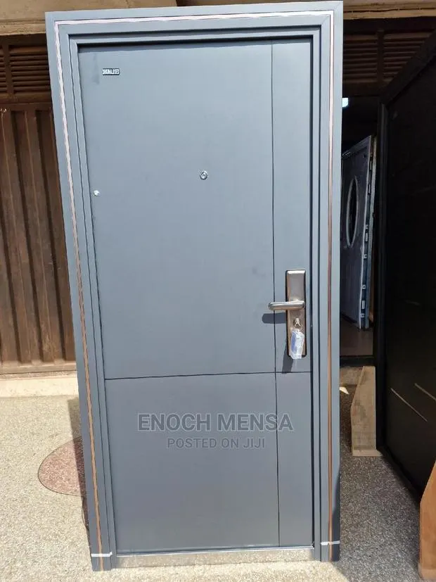 Antitrust Security Door · Photo 1