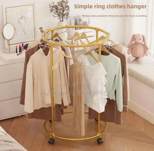 Round Clothes Hanger · Photo 1