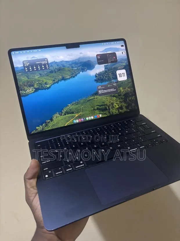 Laptop Apple MacBook Air 2022 M2 8GB Apple M2 SSD 256GB · Photo 1