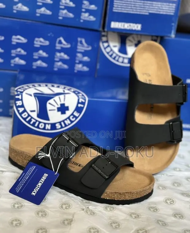 Birkenstock Arizona Flat Sandals “Black” · Photo 1