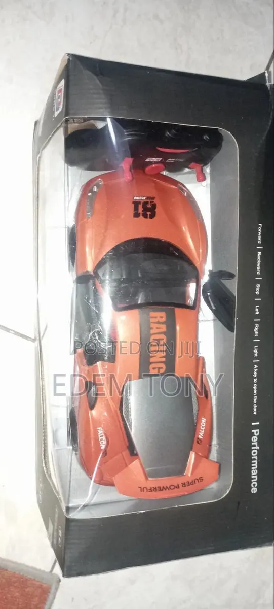 Dong Yi Remote / Radio-Controlled Model Car · Photo 3